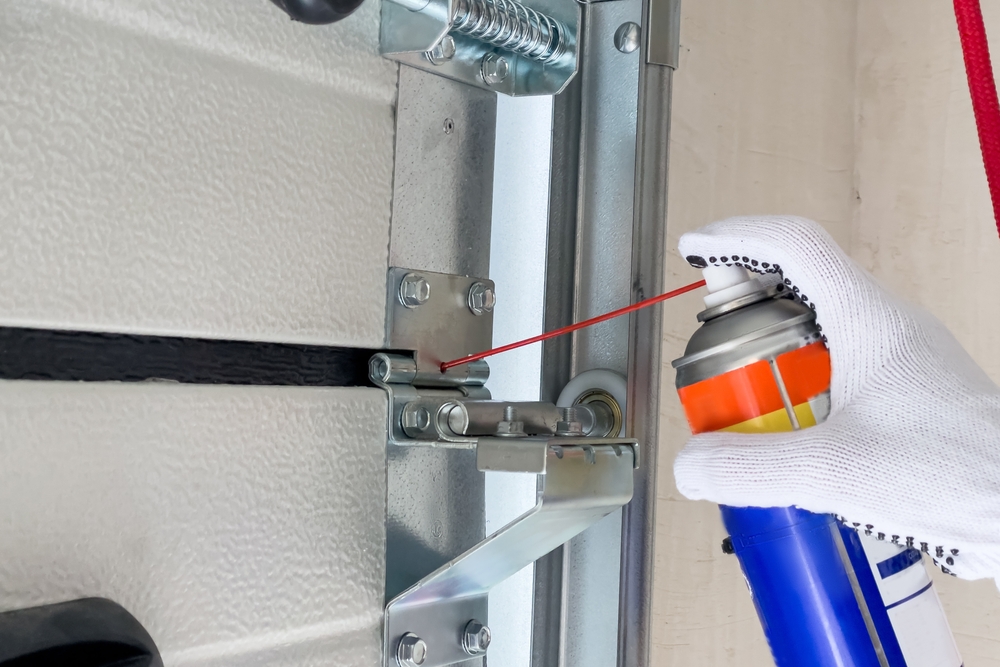 How to lubricate a garage door